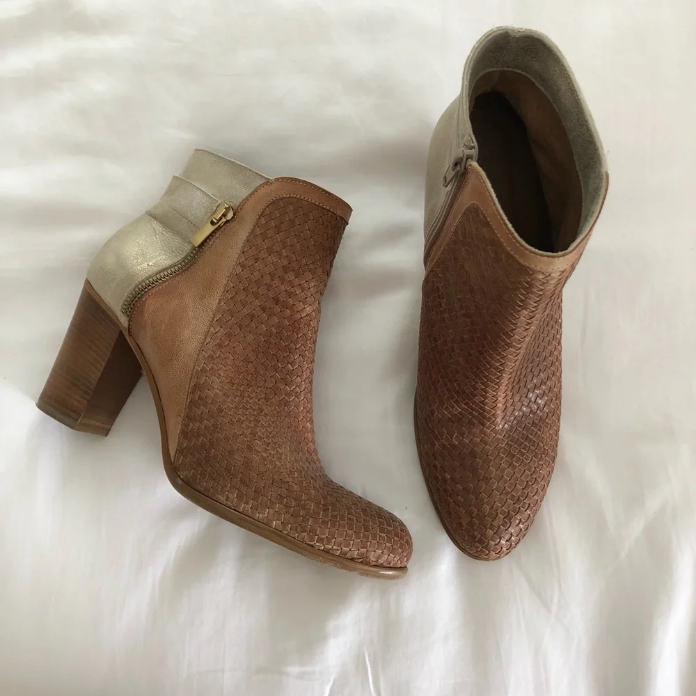 Sundance Duality Leather Booties - Picture 2 of 10